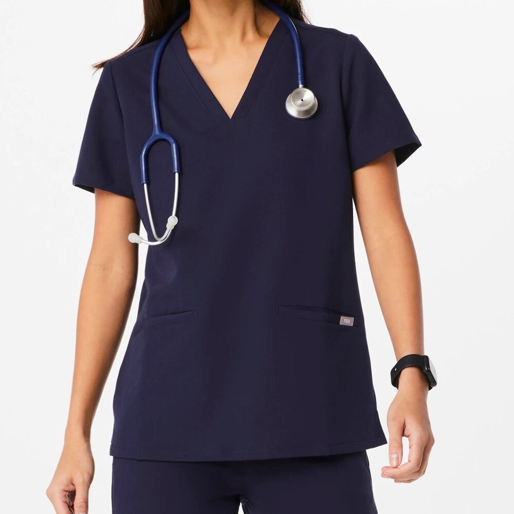 Figs Casma Three-Pocket Scrub Top™ in Navy